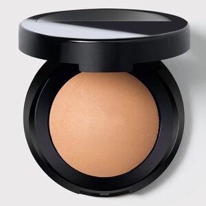 BNIB Laura Geller Baked Blurring + Setting Powder - Light/Medium
